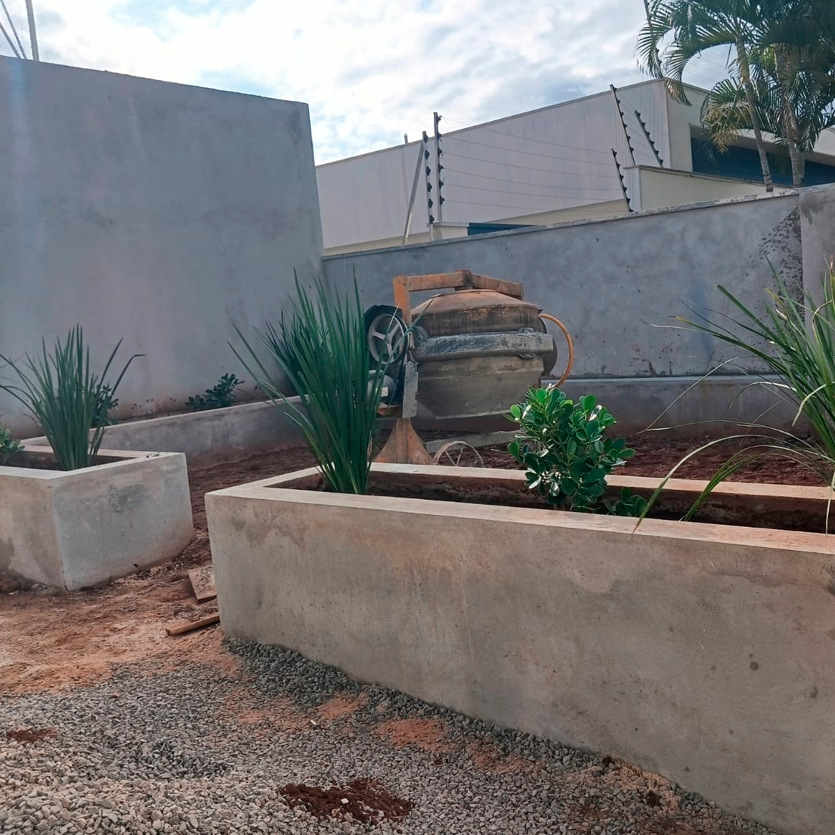 Nova Quadra Poliesportiva em Munhoz de Mello. Início de Construção